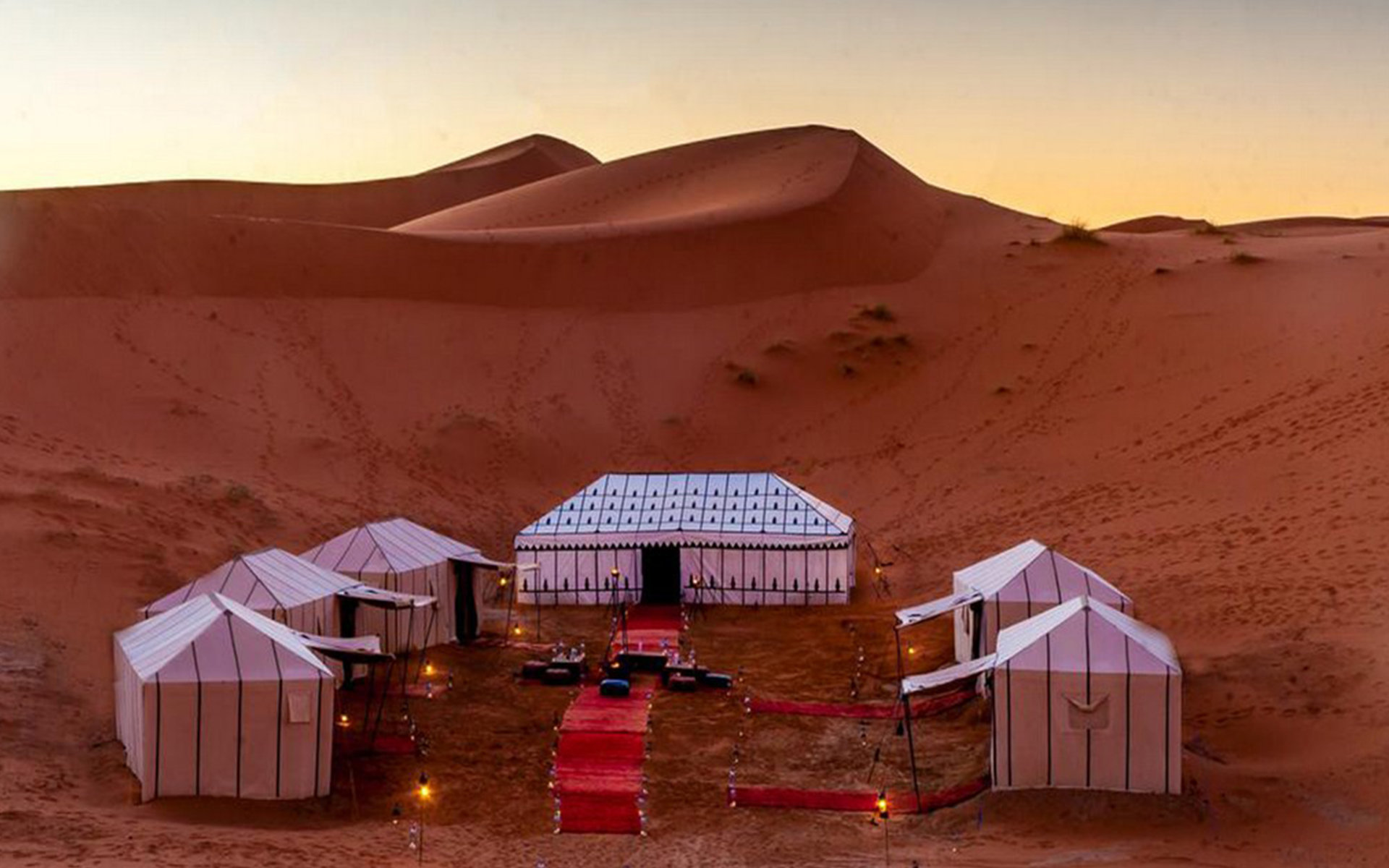 Tour privado de 8 días desde Casablanca a Marrakech a través del desierto del Sahara